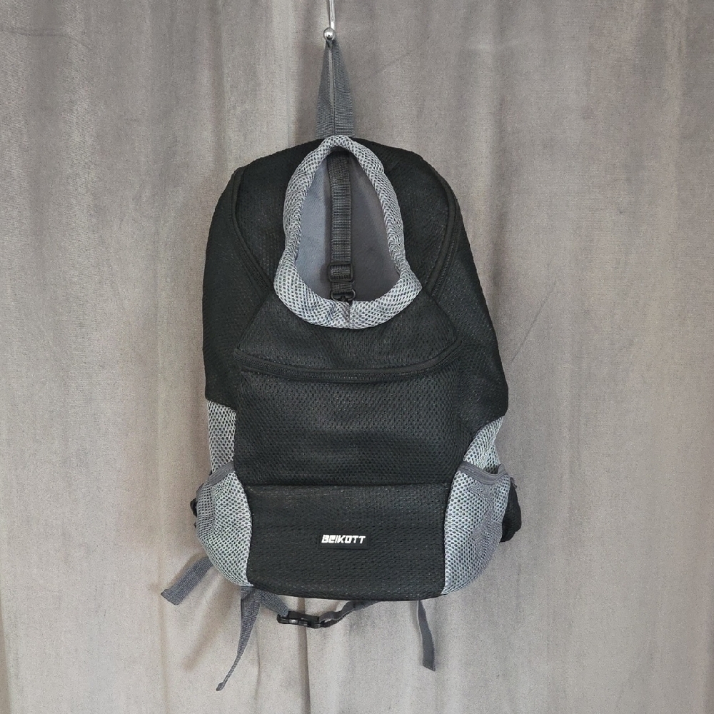 NWOT Black and Gray Pet Carrier Backpack